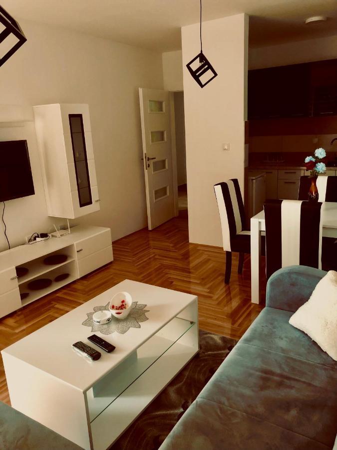 Lux 05 Apartment *
