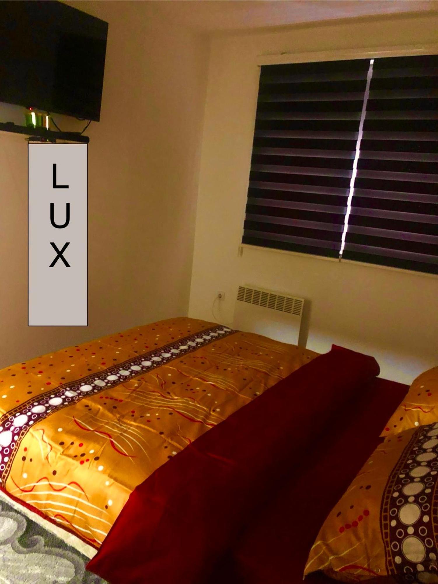 Lux 05 Apartment